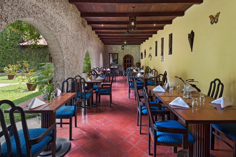 restaurante-patio.jpg